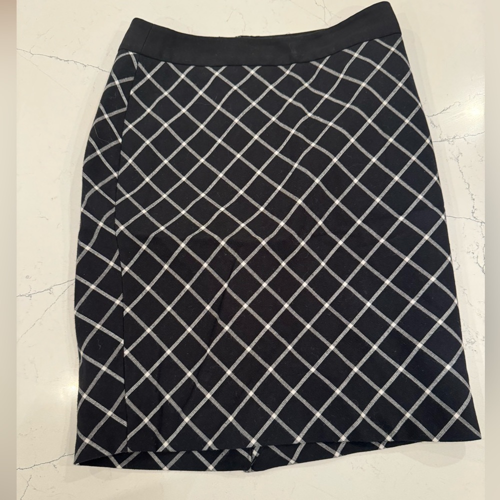 The Limited patterned, pencil skirt, women’s size 2